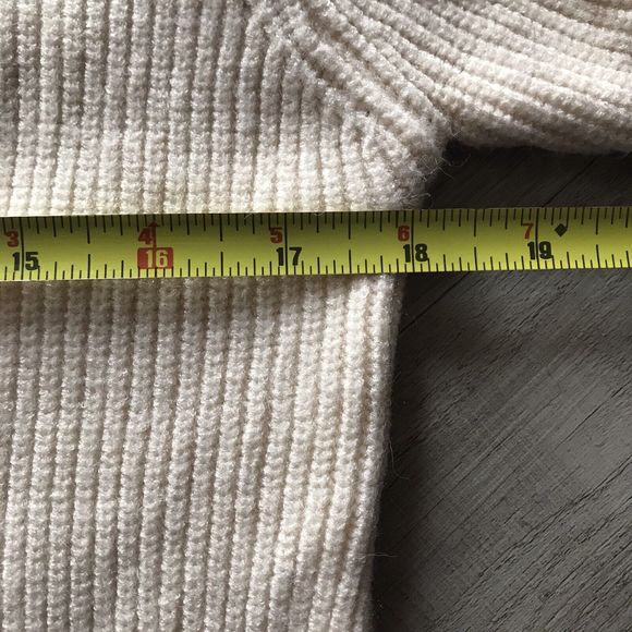 Renee C Long Line Sweater Dress EUC Lace And Eyelet Accent Medium Cream, Soft - Picture 8 of 9